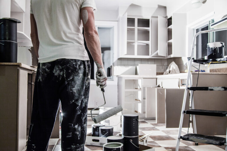 Brush off late payments with painter invoicing in Invoiv
